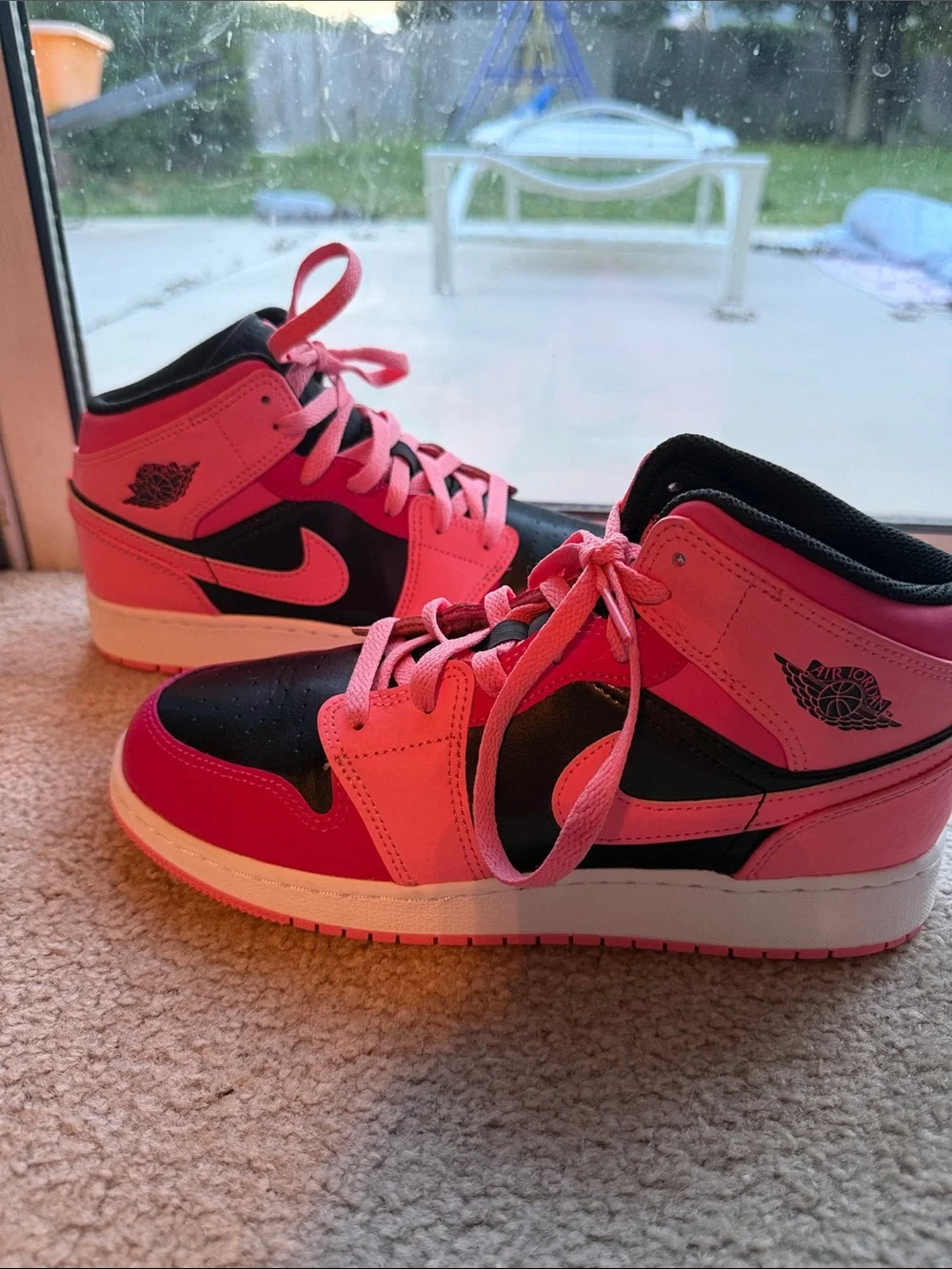 Nike Air Jordan 1 Mid GS Black Pink Crimson Atmosphere Size Boys 6.5Y
